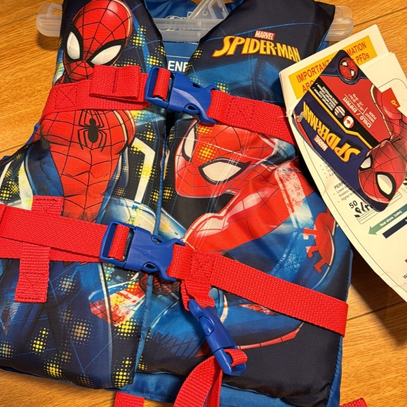 Brand new child’s life jacket - Picture 2 of 2